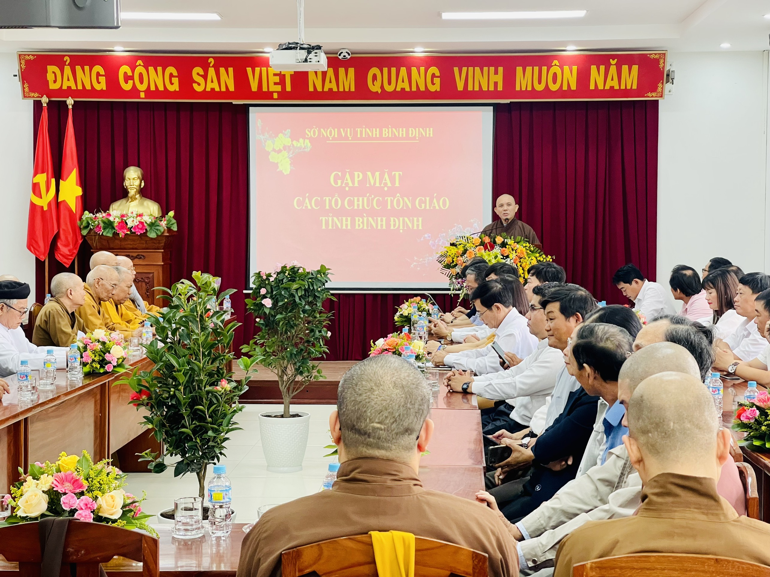 Sở Nội vụ tỉnh, tổ chức gặp mặt chức sắc, chức việc tôn giáo nhân dịp Tết Giáp Thìn.